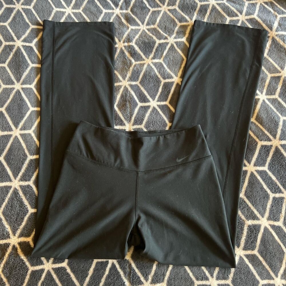 Nike Women's Flare Leggings